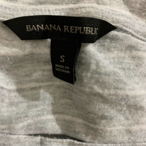 Banana Republic grey white stripe tee‎ sz small - Picture 3 of 6